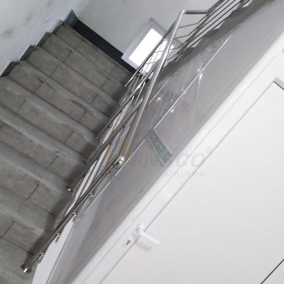 Decoración interior 201 escalera de acero inoxidable 304 316 que cerca las escaleras de Inox con barandilla