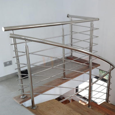 Decoración interior 201 escalera de acero inoxidable 304 316 que cerca las escaleras de Inox con barandilla