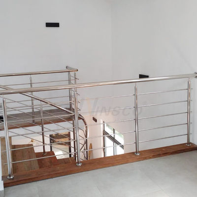 Decoración interior 201 escalera de acero inoxidable 304 316 que cerca las escaleras de Inox con barandilla