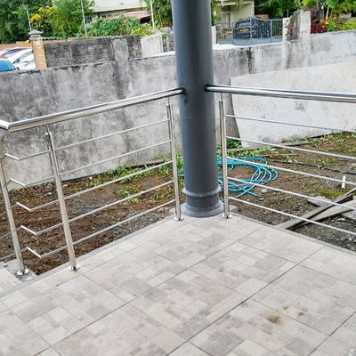 La barandilla de acero inoxidable al aire libre Inox de la escalera cerca el grado 201 304 316