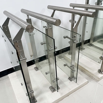 Grado 201 columna de acero inoxidable de la verja de la fabricación de metal 304 316 para la cerca de la escalera