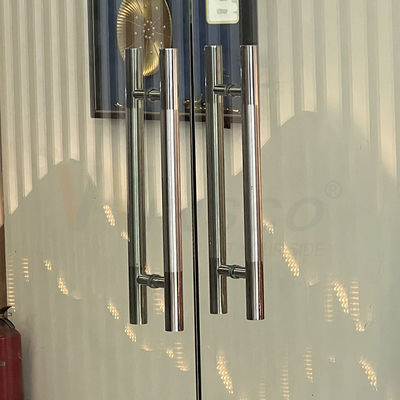 El espejo de acero inoxidable de la fabricación de metal de los colores primarios acabó la fabricación de encargo del tirador de puerta