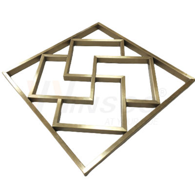 Arte abstracto geométrico de acero inoxidable modificado para requisitos particulares de la escultura de la pared de la fabricación de metal del oro del titanio