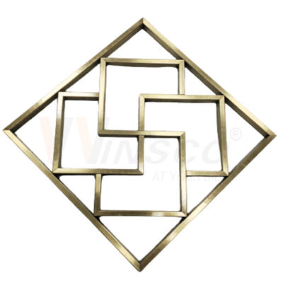 Arte abstracto geométrico de acero inoxidable modificado para requisitos particulares de la escultura de la pared de la fabricación de metal del oro del titanio