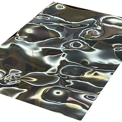 Ondulación de gran tamaño inoxidable grabada en relieve titanio negro del agua del espejo del color de la hoja de acero