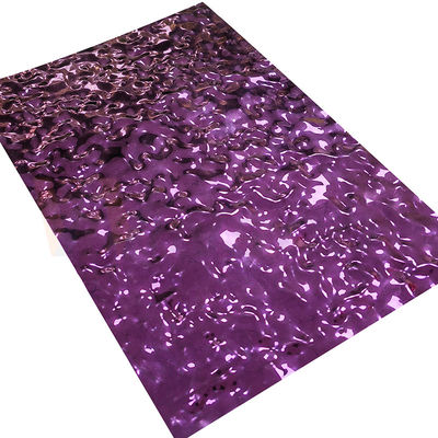 El color púrpura grabó en relieve las placas antis inoxidables del camino de resbalón de la ondulación tamaño pequeño del agua de la hoja de acero