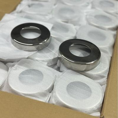 Cubierta de base para barandillas de acero inoxidable compatible con tubos redondos de 38 y 50 mm para balaustradas